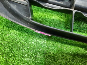 РЕШЕТКА РАДИАТОРА НА TOYOTA ISIS ZGM10G