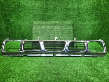 РЕШЕТКА РАДИАТОРА НА NISSAN DATSUN D21