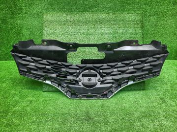 РЕШЕТКА РАДИАТОРА НА NISSAN NV200 VM20