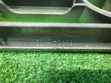 РЕШЕТКА РАДИАТОРА НА TOYOTA HIACE REGIUS KCH46G