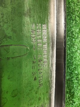 РЕШЕТКА РАДИАТОРА НА MITSUBISHI PAJERO V75W