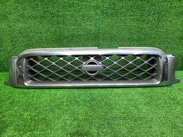 РЕШЕТКА РАДИАТОРА НА NISSAN TERRANO TR50