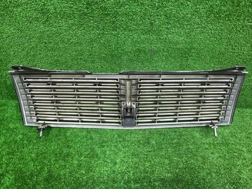 РЕШЕТКА РАДИАТОРА НА NISSAN CEDRIC HY34