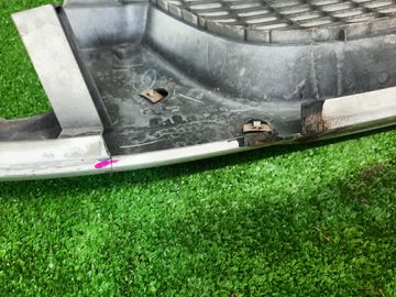 РЕШЕТКА РАДИАТОРА НА MITSUBISHI DELICA PD6W