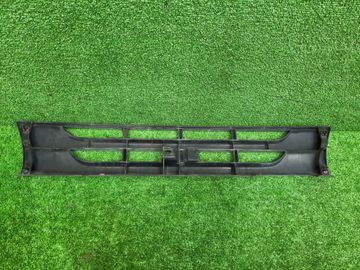 РЕШЕТКА РАДИАТОРА НА TOYOTA DYNA LY212