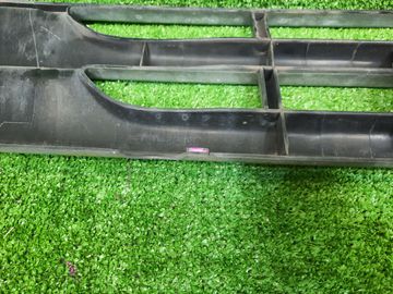 РЕШЕТКА РАДИАТОРА НА TOYOTA DYNA LY212