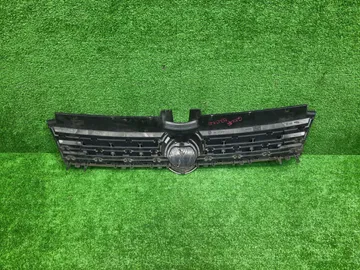 РЕШЕТКА РАДИАТОРА НА VOLKSWAGEN GOLF 5G1