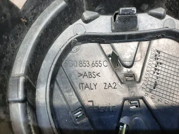 РЕШЕТКА РАДИАТОРА НА VOLKSWAGEN GOLF 5G1