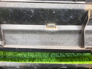 РЕШЕТКА РАДИАТОРА НА HONDA STREAM RN1