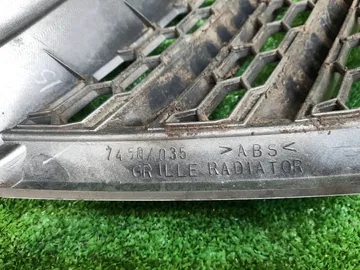 РЕШЕТКА РАДИАТОРА НА MITSUBISHI OUTLANDER CW5W