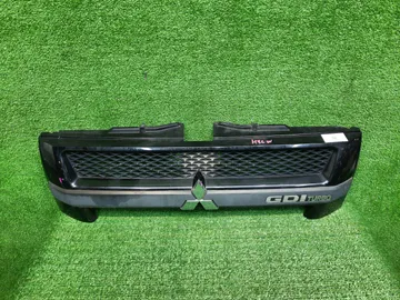 РЕШЕТКА РАДИАТОРА НА MITSUBISHI PAJERO IO H76W