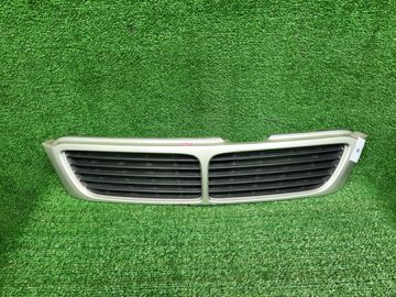 РЕШЕТКА РАДИАТОРА НА NISSAN BLUEBIRD HU14