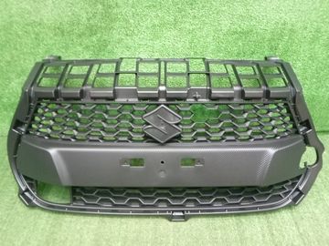 РЕШЕТКА РАДИАТОРА НА SUZUKI SWIFT ZC33S