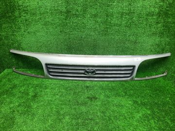 РЕШЕТКА РАДИАТОРА НА TOYOTA HIACE KZH100G