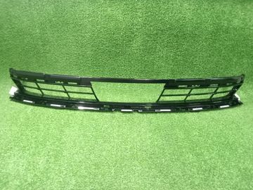 РЕШЕТКА РАДИАТОРА НА TOYOTA CROWN AZSH36W