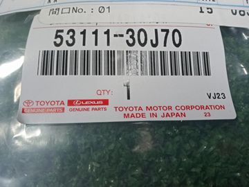 РЕШЕТКА РАДИАТОРА НА TOYOTA CROWN AZSH36W