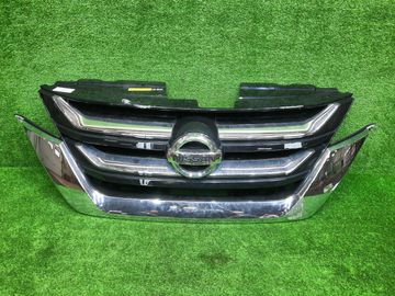 РЕШЕТКА РАДИАТОРА НА NISSAN SERENA C27