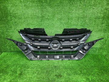 РЕШЕТКА РАДИАТОРА НА NISSAN SERENA C27