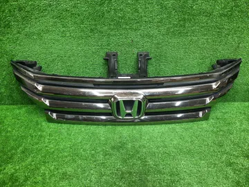 РЕШЕТКА РАДИАТОРА НА HONDA STEPWGN RK5