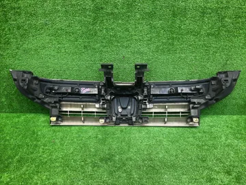 РЕШЕТКА РАДИАТОРА НА HONDA STEPWGN RK5