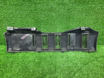 РЕШЕТКА РАДИАТОРА НА SUZUKI JIMNY JB23W