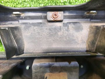 РЕШЕТКА РАДИАТОРА НА SUBARU FORESTER SG5