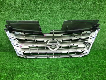 РЕШЕТКА РАДИАТОРА НА NISSAN SERENA C26