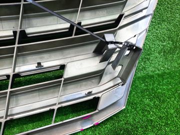РЕШЕТКА РАДИАТОРА НА NISSAN SERENA C26