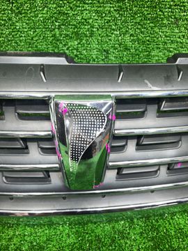 РЕШЕТКА РАДИАТОРА НА TOYOTA PREMIO ZZT240