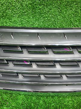 РЕШЕТКА РАДИАТОРА НА TOYOTA PREMIO ZZT240