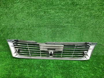 РЕШЕТКА РАДИАТОРА НА NISSAN BLUEBIRD U14