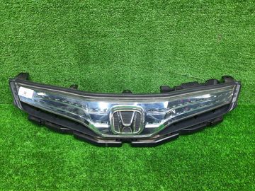 РЕШЕТКА РАДИАТОРА НА HONDA FIT SHUTTLE GP2
