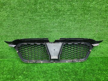 РЕШЕТКА РАДИАТОРА НА SUBARU LEGACY BP5