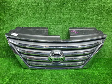 РЕШЕТКА РАДИАТОРА НА NISSAN SERENA C26
