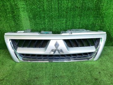 РЕШЕТКА РАДИАТОРА НА MITSUBISHI PAJERO V75W