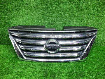РЕШЕТКА РАДИАТОРА НА NISSAN SERENA C26