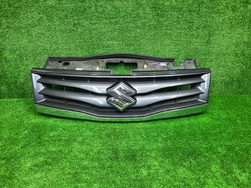 РЕШЕТКА РАДИАТОРА НА SUZUKI ESCUDO TDA4W