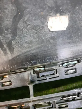 РЕШЕТКА РАДИАТОРА НА VOLKSWAGEN PASSAT B7