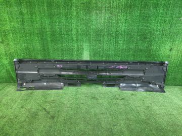 РЕШЕТКА РАДИАТОРА НА ISUZU FORWARD FRR90D3