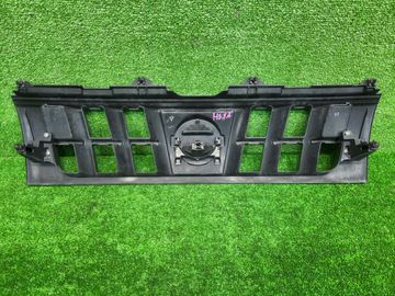 РЕШЕТКА РАДИАТОРА НА NISSAN KIX H59A