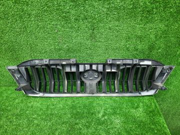 РЕШЕТКА РАДИАТОРА НА DAIHATSU TERIOS J122G