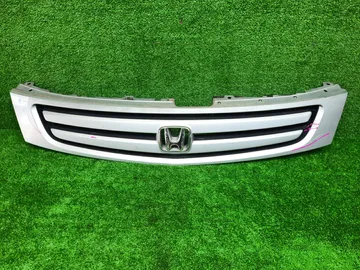 РЕШЕТКА РАДИАТОРА НА HONDA STREAM RN1