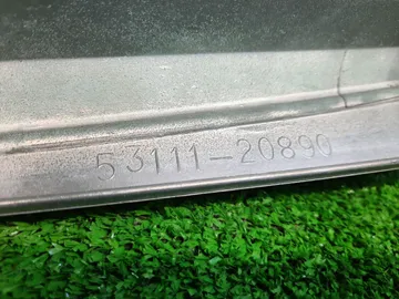 РЕШЕТКА РАДИАТОРА НА TOYOTA CARINA AT210
