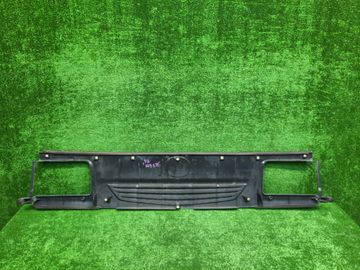 РЕШЕТКА РАДИАТОРА НА MAZDA BONGO BRAWNY SKF6M