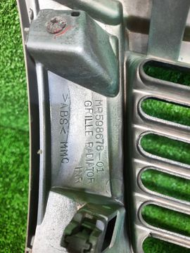 РЕШЕТКА РАДИАТОРА НА MITSUBISHI CHARIOT GRANDIS N84W