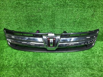 РЕШЕТКА РАДИАТОРА НА TOYOTA ISIS ZGM10W