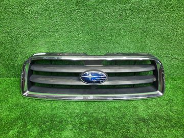 РЕШЕТКА РАДИАТОРА НА SUBARU FORESTER SG5