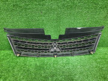 РЕШЕТКА РАДИАТОРА НА MITSUBISHI OUTLANDER CW5W