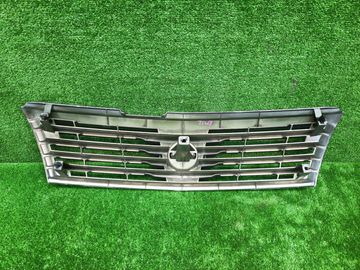РЕШЕТКА РАДИАТОРА НА NISSAN LIBERTY M12