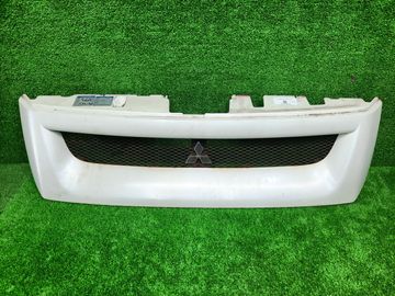 РЕШЕТКА РАДИАТОРА НА MITSUBISHI RVR N64W